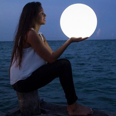 Imagem 2 de 6 de Bola Iluminada Luz Led 35 Cm+50 Cm C/fio Frete Gratis