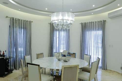 Villa En Venta Completamente Amueblada En Cocotal Golf Suites, Punta Cana, 5 Habitaciones, 2niveles