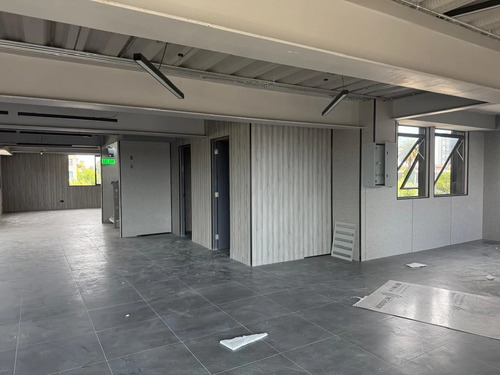 Comercial, Notaria, Centro Medico, Restaurante.