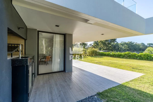 Apartamento De 2 Dormitorios En Crystal Views, Solana - Crystal View - Ref : Pbi13322