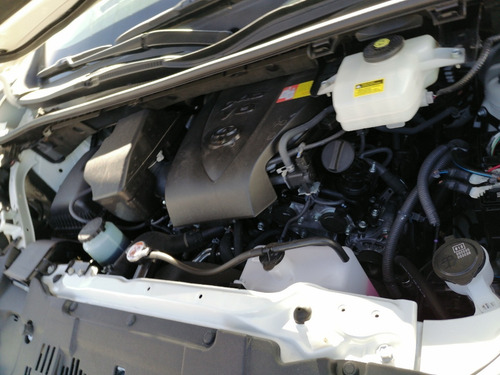 Imagen 9 de 11 de Desarmo Toyota Hiace V6 Año 2020 Pasajera Por Partes