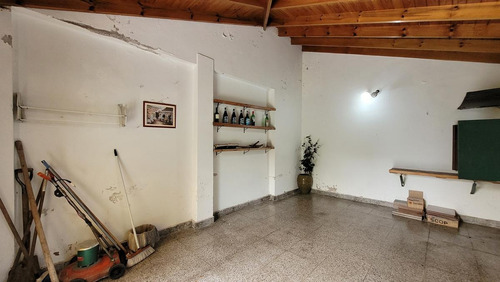Imagen 17 de 23 de Venta - Casa Cuatro Ambientes Con Garaje Y Departamento - Irala 6071
