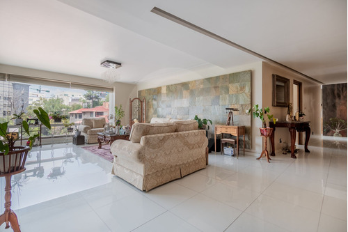Departamento En Venta En Lomas De Bezares