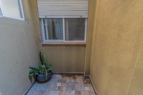 Venta P.h. 4 Ambientes, Con Patio, Quincho Y Terraza Propia. Barrio Flores. A Nuevo !!!