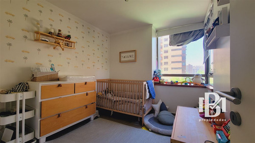 Departamento En Venta De 2 Dorm. En Las Condes