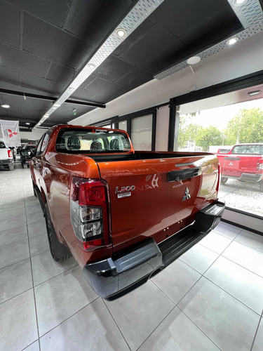 Imagen 9 de 17 de Mitsubishi L200 2023 2.4 Di-d High Power 181cv Cuero