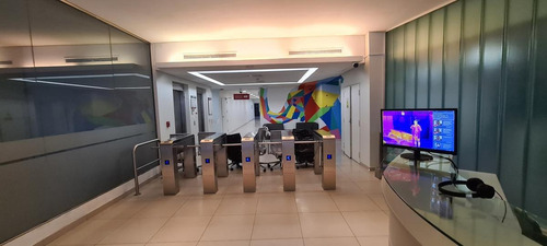 Imagen 2 de 30 de Edificio Comercial - Parque Patricios