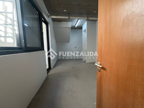 Venta Casa De 3 Dorm. En Las Condes, 18.800 Uf Sin Ggcc