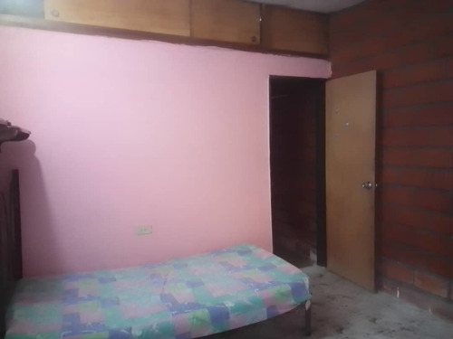 Imagen 7 de 7 de Habitación En Las Delicias 04243178724