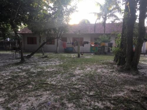 Imagem 9 de 10 de Chácara No Litoral Sul, Com 02 Dormitórios, Casa De Caseiro!
