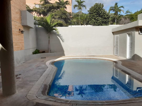 Imagen 25 de 26 de Leal Pérez Vende Townhouse En Mañongo, Villa Menhir