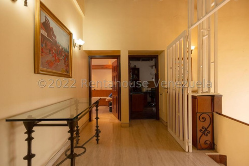 Colinas De Los Ruices !! Espectacular Quinta 802 M2 Terreno, 650 M2 Const., 4 Hab, 2 Estudios, 6 Baños, 4 Pe, Bar, Parrilera, Planta Eléctrica, Hermosas Áreas Verdes Y Sociales. Una Verdadera Joya !!