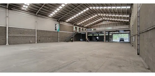2.300m2 Bodega Arriendo En Copacabana
