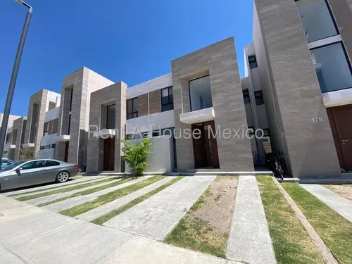 Casa Con Amenidades Y 3 Recámaras - Altos De Juriquilla. Renta