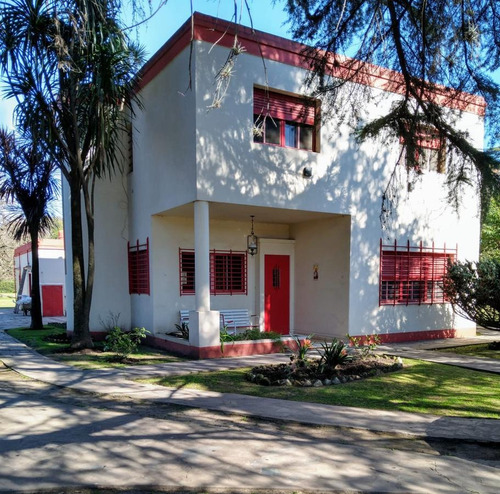Imagen 1 de 30 de Casa Quinta De 6 Dormitorios En Calle Pirovano Y M Moreno - La Reja Grande