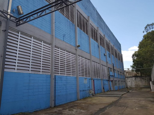 Excelente Galpão Em Terreno Com 3.500 M², - Ga0005