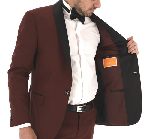 Imagen 9 de 10 de Traje Vino Cuello De Collarin