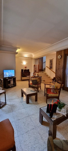 Imagen 7 de 30 de Chalet Cuatro Ambientes Con Dependencia De Servicio