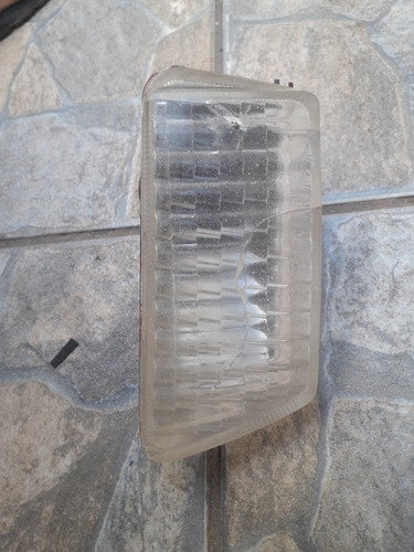 Farol Milha Xr3 Lado Direito Com Detalhe