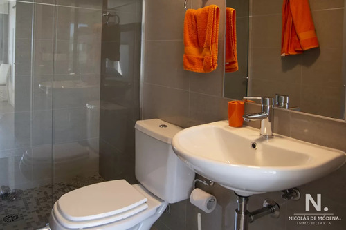 Apartamento En Alquiler De 2 Dormitorios En Edificio Alexander Boulevard , Punta Del Este