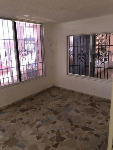 Imagen 1 de 6 de Local Comercial En Gazcue