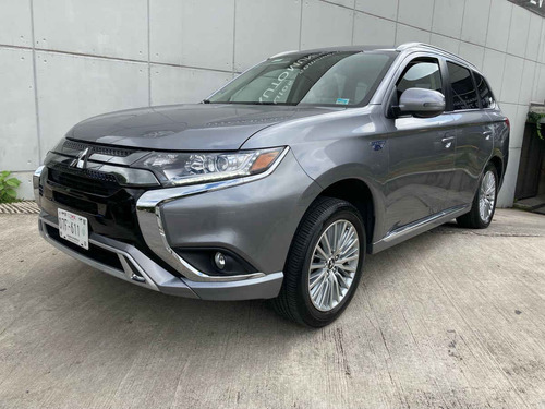 Imagen 1 de 11 de Mitsubishi Outlander 2019 5p Se Hbrido L4/2.0 Aut