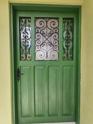 Casa Remodelada De Una Planta En Venta En Conkal.