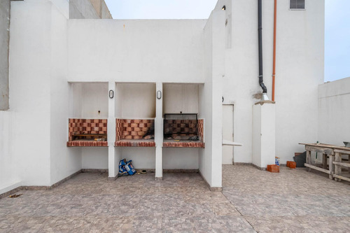 Venta Departamento De 2 Ambientes En Flores