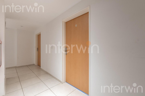 Departamento De 2 Ambientes Con Patio En Caballito - Venta -
