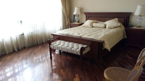 Imagen 4 de 5 de Se Vende/alquila Apto 250m2 3h+s/4b/4p Clnas. De Valle Arriba