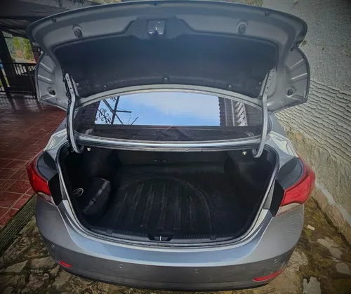 Hyundai Elantra 1.6l