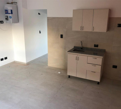 Imagen 7 de 15 de Nuevo Precio - Departamento 2 Amb 1º Piso Al Frente C/ Balcón