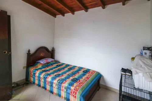 Casa En Venta En Barrio Mesa. Cod V12744