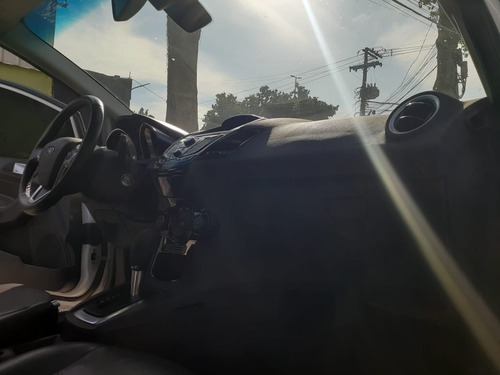 Imagem 6 de 10 de Ford Fiesta - 2015/2015 1.5 S Hatch 16v Flex 4p Manual