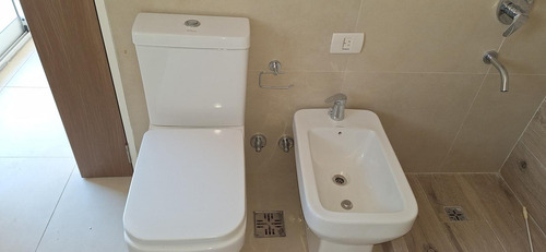 Venta Departamento 3 Ambientes Con 2 Balcones - Vicente Ló
