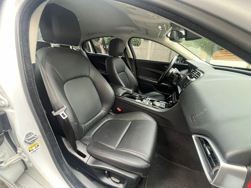 Jaguar XE PURE TECH