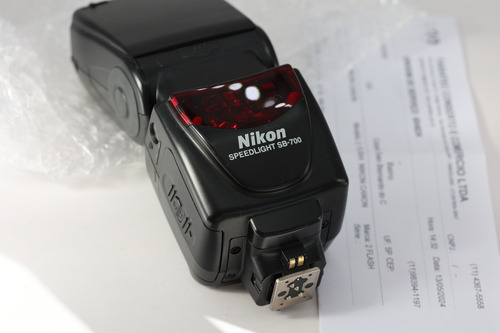 Flash Nikon Sb-700 Para Câmeras - Potência E Precisão Preto