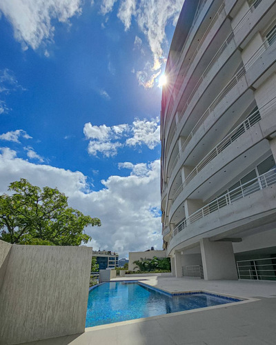 Apartamento En Alquiler 90 M2 - Urb. Chulavista