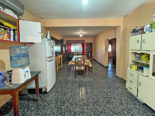 Casa 4 Ambientes A La Venta