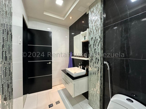 Edificio Remodelado En Venta Calle Boyaca Zona Centro Maracay Moderno Con Ascensor Planta Electrica Negociable Kg:25-1091