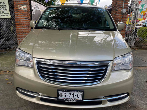 Imagen 8 de 15 de Chrysler Town & Country 2011 3.6 Touring At