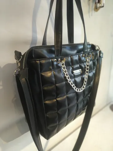 Cartera Negra Con Cadena