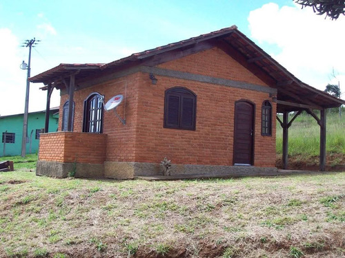 Sítio 3 Hectares Com Nascente, 2 Casas E 3 Chalés