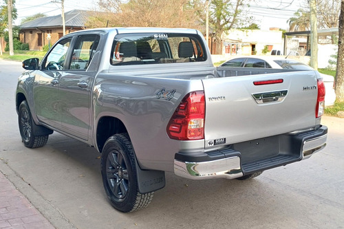 Toyota Hilux Sr 4x4 2.8 M/t 0km Financiada