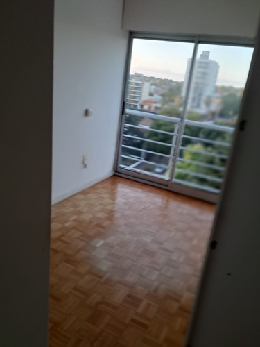 Oviedo Casi Av. Italia . Piso 13. Al Norte. 2 Dorm, 1 Baño. Cocina Integrada Con Terraza.2 Garajes Y Tasas Y Conexiones Incluidas Barbacoa Vig. 24hs. Vista Despejada Al Norte Soleado.