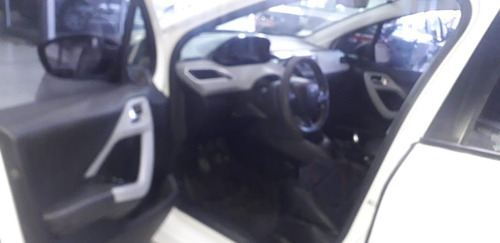 Peugeot 208 Active 2014 (y) Muy Bueno