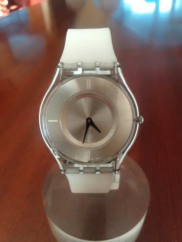 Reloj Para Mujer Swatch - Extra Chato Blanco Transparente Gris Claro Metalizado (Usado)