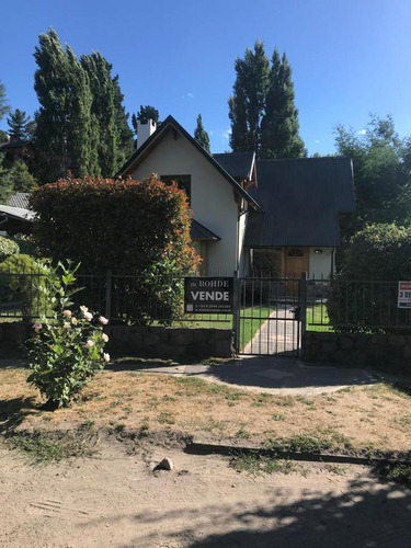 Excelente Casa En Barrio Chapelco