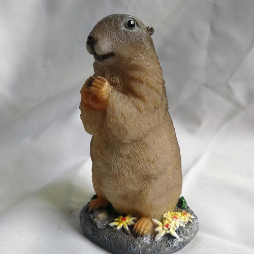 Apoyos De La Foto De La Escultura Del Jardín De La Marmota