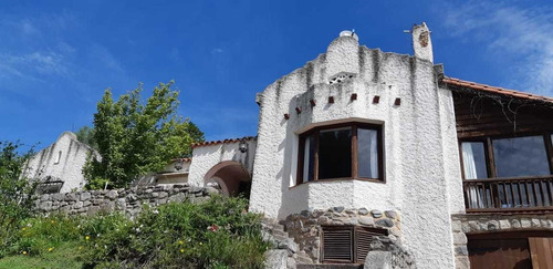 Casa De 4 Dormitorios En Venta En La Cumbre